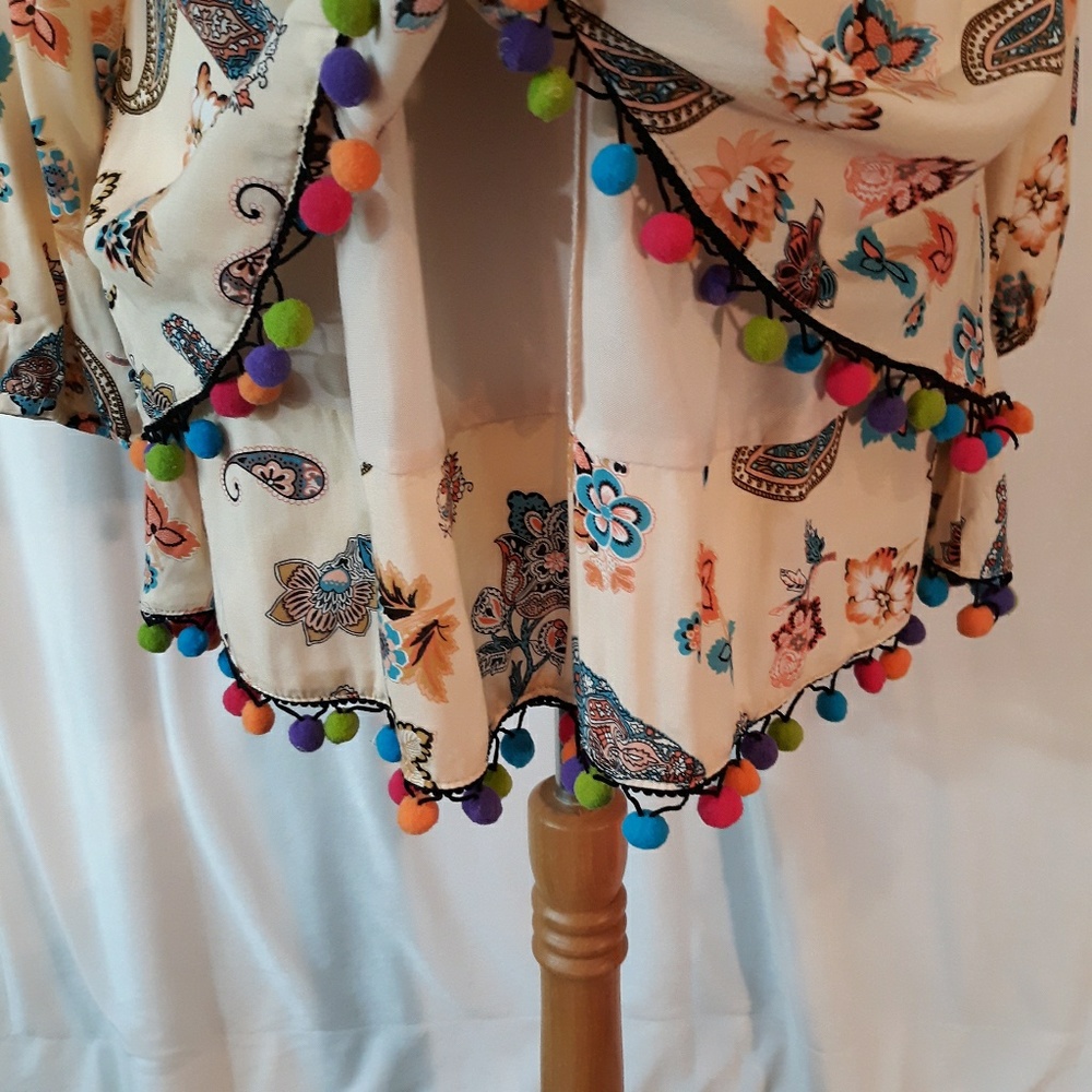 Entro Pom Pom Trim Top - Picture 4 of 8